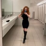 Francesca Capaldi Instagram - Red Carpet look for tonight 🎥