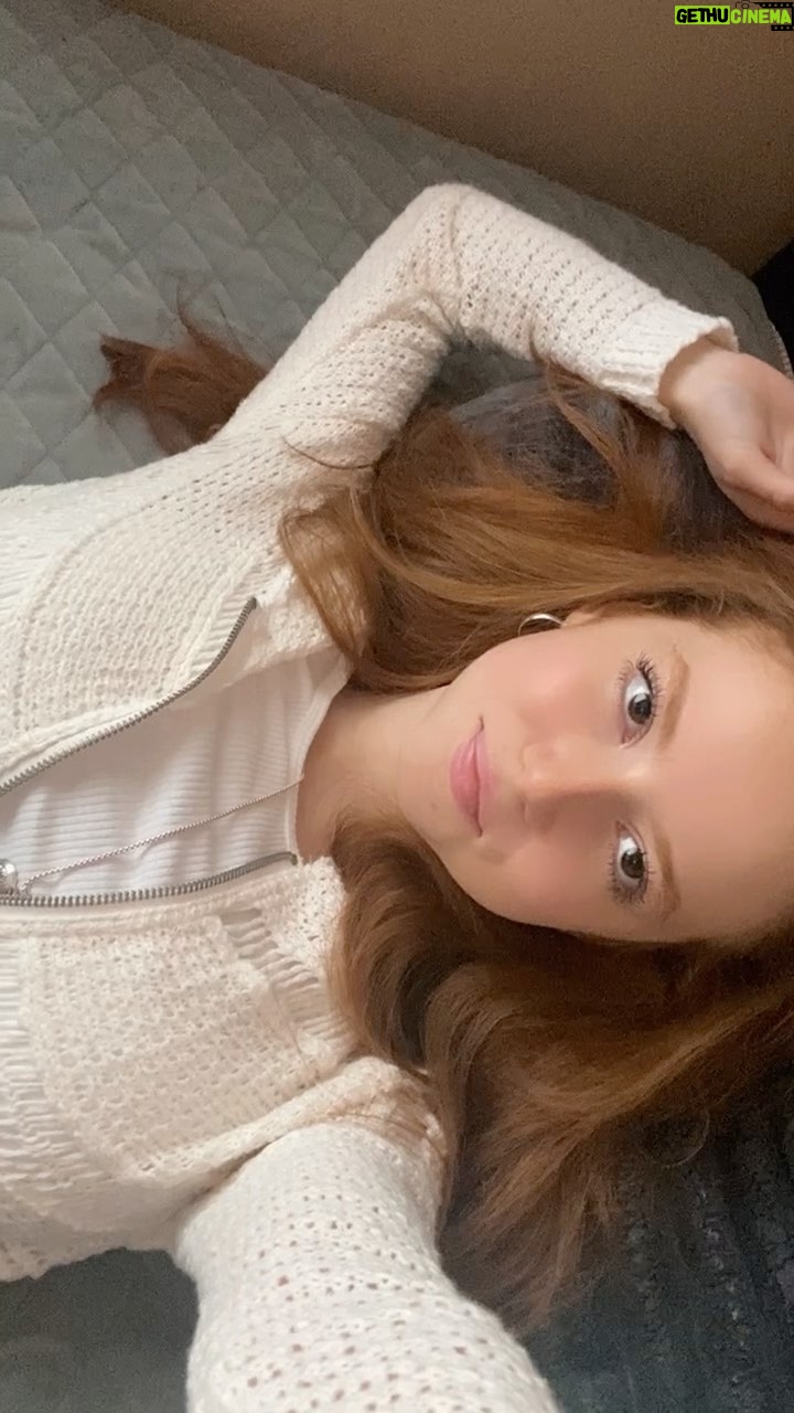Francesca Capaldi Instagram - Lazy day, just chillin