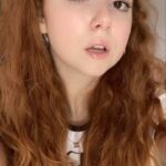 Francesca Capaldi Instagram - Needed a break from cleaning my room 📞