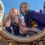 Francesca Capaldi Instagram - Kobey’s Swap Meet with the girls ☮️🔮🧚🏼‍♀️ Kobey's Swap Meet