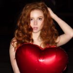 Francesca Capaldi Instagram - Will you accept this rose? 🥀🤍