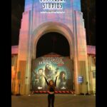 Francesca Capaldi Instagram - Thank you so much for having me 💜 @unistudios @horrornights I totally wasn’t scared at all 😬🤫 #universalhhn