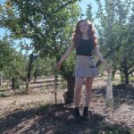 Francesca Capaldi Instagram - If it involves apple picking, pumpkin carving, or bonfires, count me in. 🤎🍏