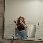 Francesca Capaldi Instagram - Bathroom mirrors + me = photo opp 🚽🖤
