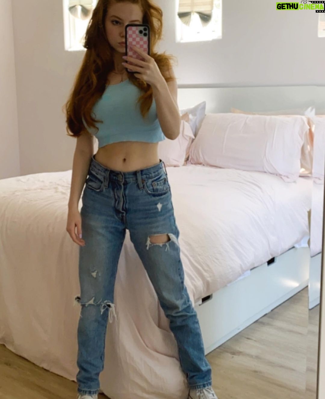 Francesca Capaldi Instagram - Feelin’ blue 💙