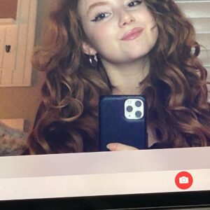 Francesca Capaldi Instagram - Me in the middle of my zoom class...🖤