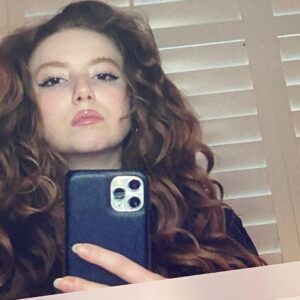 Francesca Capaldi Instagram - Me in the middle of my zoom class...🖤