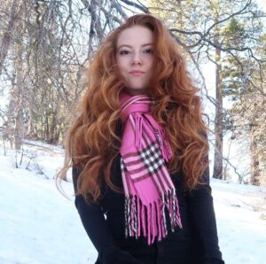 Francesca Capaldi Instagram - Sometimes, you just need to change your altitude. 🌨