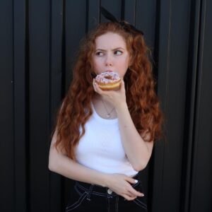 Francesca Capaldi Instagram - I 🍩 know what to get my friends for Christmas. Gift suggestions?! 🤍