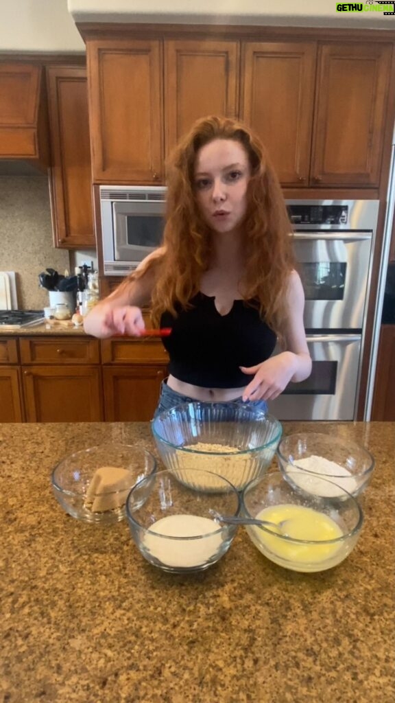 Francesca Capaldi Instagram - Berry Crumble Pt.2 7 cups mixed berries 1/3 cup granulated sugar 1 tablespoon lemon juice 1/4 cup flour For The Crumble 1/2 cup unsalted melted butter 1/2 cup granulated sugar 1/2 cup light brown sugar 2/3 cup all purpose flour 2/3 cup old fashioned oats ¼ teaspoon salt INSTRUCTIONS Preheat the oven to 350°F and grease pan. Place the berries, sugar, lemon juice, and flour in the prepared pan and use a large spoon to stir everything together. Set aside. In a bowl combine the oats, flour, sugars, and salt. Stir everything together. Add the melted butter to the dry ingredients and mix until the mixture forms. Coat the berries with the crumble topping. Bake for 45 minutes or until the berries began to bubble up and the topping has turned golden brown. Allow to cool before eating.