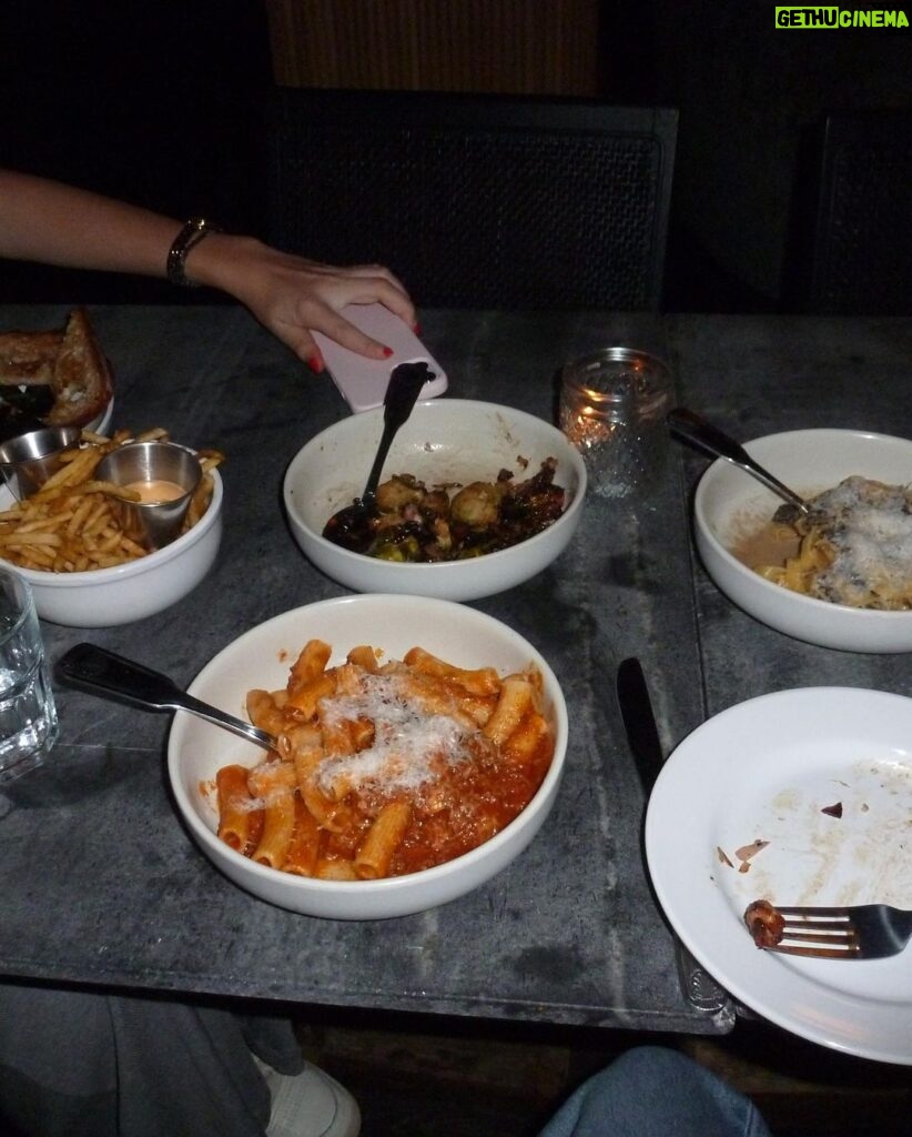 Francesca Capaldi Instagram - Whine & Dine 🍴🪩