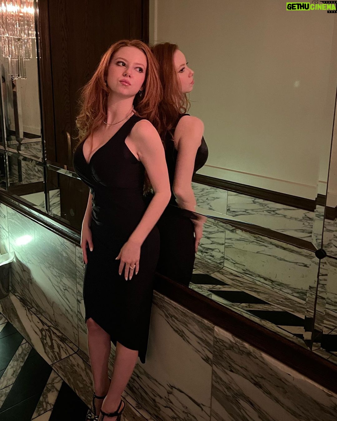 Francesca Capaldi Instagram - Big Gemini Energy ♊️