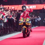 Francesco Bagnaia Instagram - Ducatisti, siete proprio gente giusta per far festa 🤙🏻 ❤️‍🔥 #Go1Free