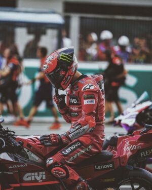 Francesco Bagnaia Instagram - That moment, just the two of us 
#Go1Free