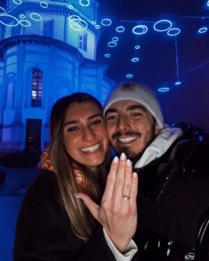 Francesco Bagnaia Instagram - Ieri, oggi, domani… insieme.❤️ 
24/12/2022, ha detto sì.
Che anno magico.