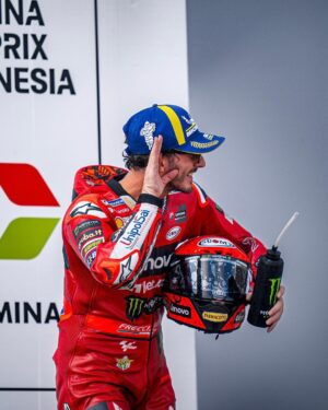 Francesco Bagnaia Instagram - After the crash in Barcelona we went through a difficult moment and only my people knew how I really felt, I am really proud and lucky to have them. This victory is for us. 
Today I only had one chance: to try to be the best version of me. 
Terima Kasih Mandalika ❤️‍🔥 You gave me one of the most beautiful moments of the year. #Go1Free
