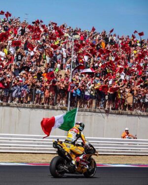 Francesco Bagnaia Instagram - Misano è sempre Misano ❤️
Grazie ragazzi, oggi avete fatto la differenza, ci meritiamo una Rossini 🍕 ( offre @ducaticorse 😂) #Go1Free