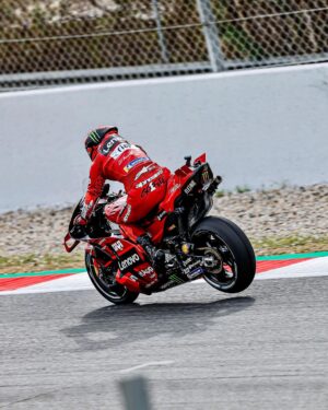 Francesco Bagnaia Instagram - Venga chicos 🤙🏻 #Go1Free
