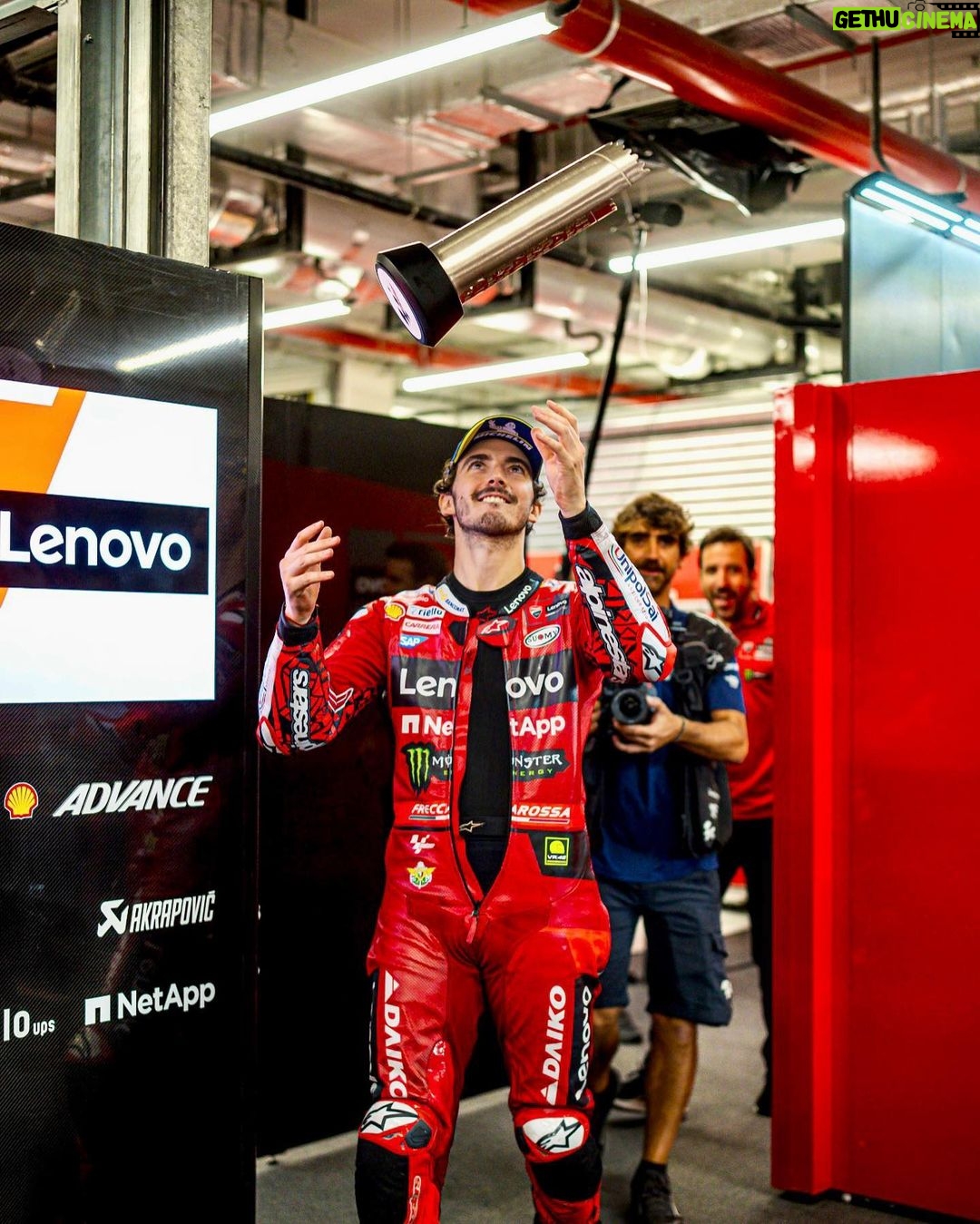 Francesco Bagnaia Instagram - Monday vibes before the grand finale 🤟🏻 #Go1Free Losail International Circuit