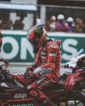 Francesco Bagnaia Instagram - That moment, just the two of us 
#Go1Free
