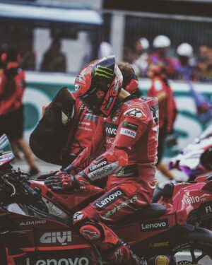 Francesco Bagnaia Instagram - That moment, just the two of us 
#Go1Free