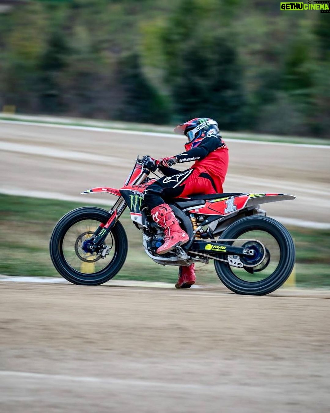 Francesco Bagnaia Instagram - Day off 🫠#Go1Free
