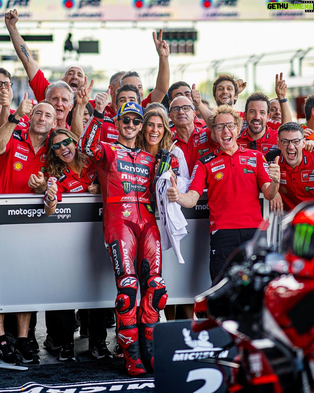 Francesco Bagnaia Instagram - I'm at the airport on my way home and I'm thinking about yesterday's race, what a race guys! Now a little rest before the big final show 🥁🎸 #Go1Free Duabi Airport