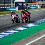 Francesco Bagnaia Instagram - I'm at the airport on my way home and I'm thinking about yesterday's race, what a race guys! Now a little rest before the big final show 🥁🎸 #Go1Free Duabi Airport