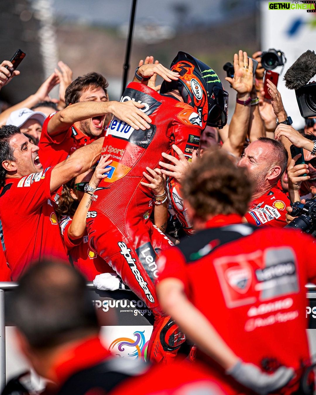Francesco Bagnaia - 313.4K Likes - After the crash in Barcelona we went through a difficult moment and only my people knew how I really felt, I am really proud and lucky to have them. This victory is for us.
Today I only had one chance: to try to be the best version of me.
Terima Kasih Mandalika ❤️🔥 You gave me one of the most beautiful moments of the year. #Go1Free