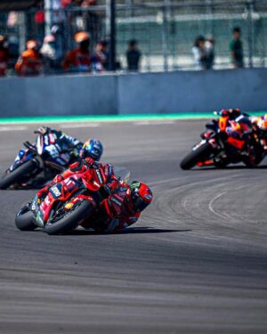 Francesco Bagnaia Instagram - Looking forward and #Go1Free