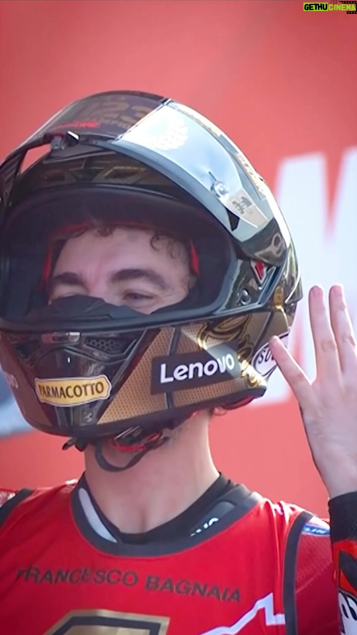 Francesco Bagnaia Instagram - Ready for the next game, but in the meantime I enjoy it until the end 😎 Merry Christmas guys! #Go1Free