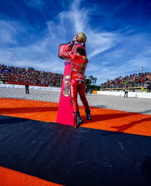 Francesco Bagnaia Instagram - I always dreamed of winning the world championship by winning the race, and we did it. 
I’ve always dreamed of racing with number 1 and reconfirming and we did it. 
I always dreamed of having a team like ours. 
We are living a beautiful love story, in spite of everything and in spite of everyone, and no one will ever be able to take that away from us. 
Thank you ❤️ ⭐️⭐️⭐️ #Go1Free