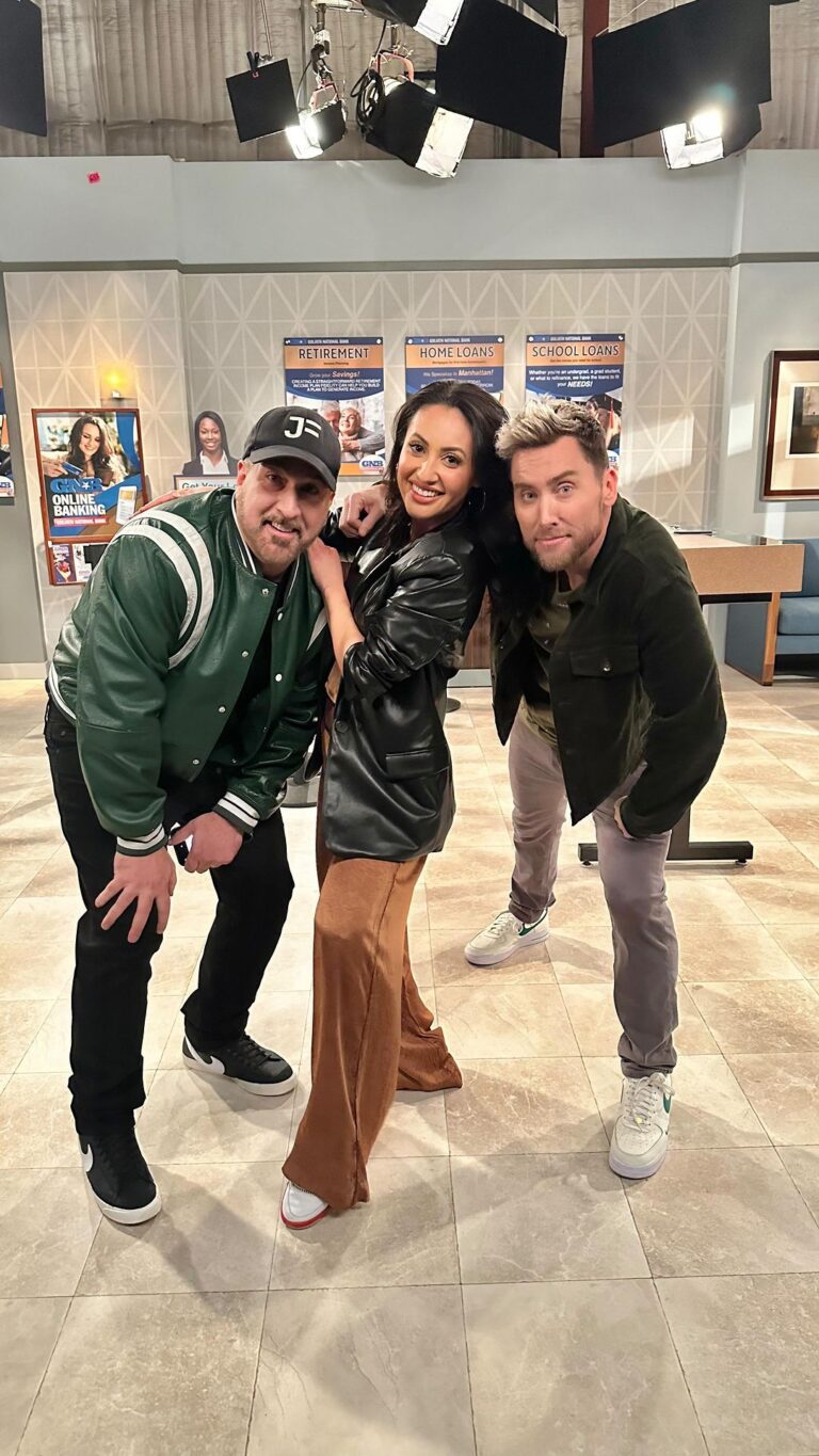 Francia Raísa Instagram - Checking off dancing with *NSYNC from the bucket list I didn’t know I had! 😆😆 New episode of @himyfonhulu airing tonight with special guest stars @lancebass and @realjoeyfatone ! Directed by the talented @gloriakellett