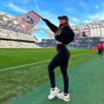 Francia Raísa Instagram - SPOOOORTS! Throwing it back to the opening @weareangelcity game ✨ We’re athletic in case you were wondering 😜