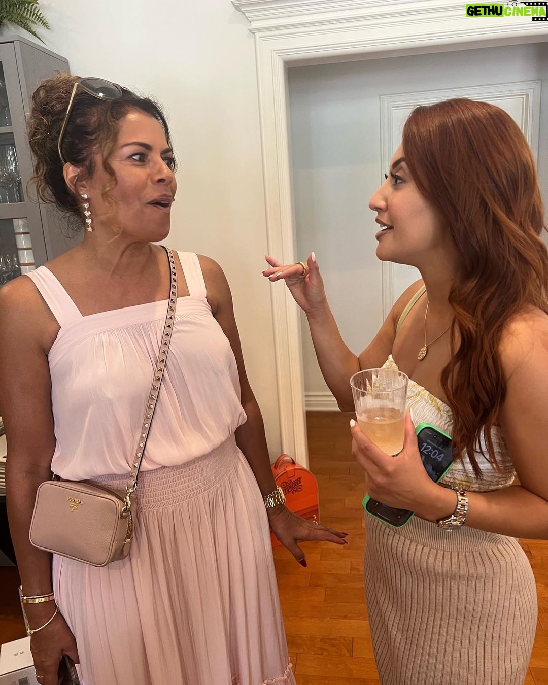 Francia Raísa Instagram - My new toxic trait (after today) is expecting massages at parties