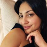 Francia Raísa Instagram - This is what my time between Christmas and New Years is looking like #bed