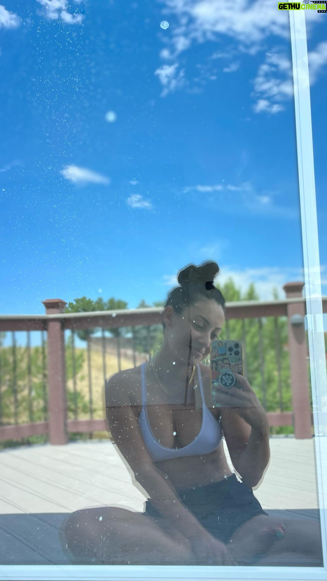 Francia Raísa Instagram - I’m so proud of myself ☺️