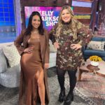 Francia Raísa Instagram – I made @kellyclarkson laugh. Life is good 😁