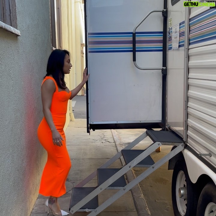 Francia Raísa Instagram - New look coming soon 😉 ✨ ✨ Big love to my glam squad for this one 🧡