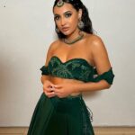 Francia Raísa Instagram - Last nights look for @lilly Diwali party. #loveandlight2022 ✨