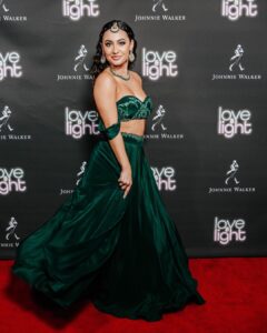 Francia Raísa Instagram - Last nights look for @lilly Diwali party. #loveandlight2022 ✨