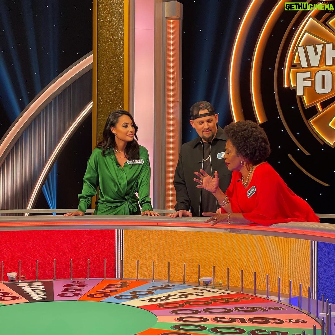 Francia Raísa Instagram - I just have one thing to say….. there isn’t enough time to look at the board! 🥴😂 ✨ I had the best time! Thank you for having me @celebritywheeloffortune