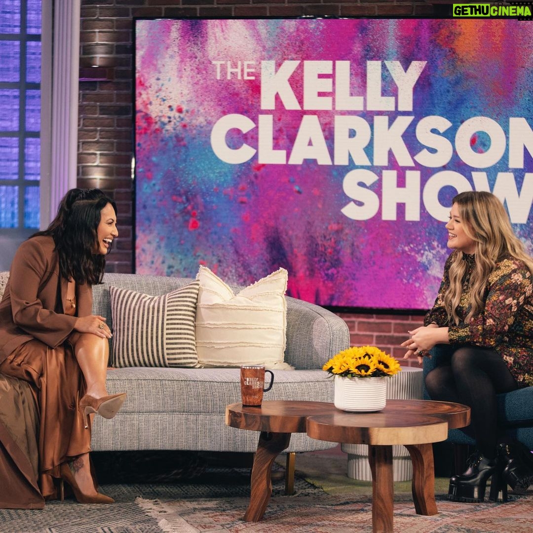 Francia Raísa Instagram - I made @kellyclarkson laugh. Life is good 😁