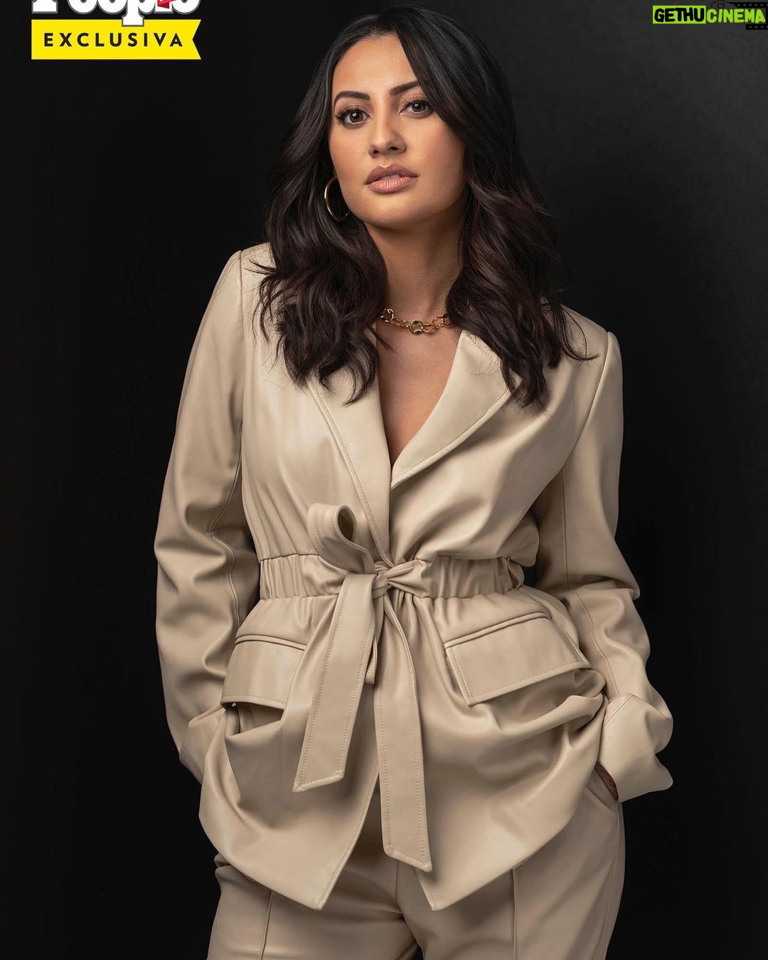 Francia Raísa Instagram - 🤎💛 @peopleenespanol