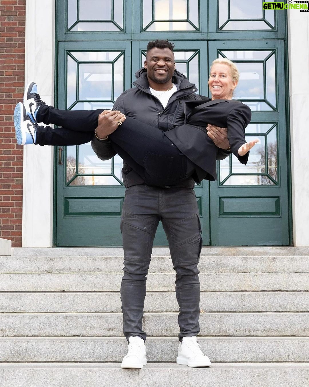 Francis Ngannou - 280.7K Likes - Itβs just business βοΈπ
Thank you @harvardhbs @anitaelberse for creating this case study and for having us. I guess now can call me Professor Ngannou π€π€£