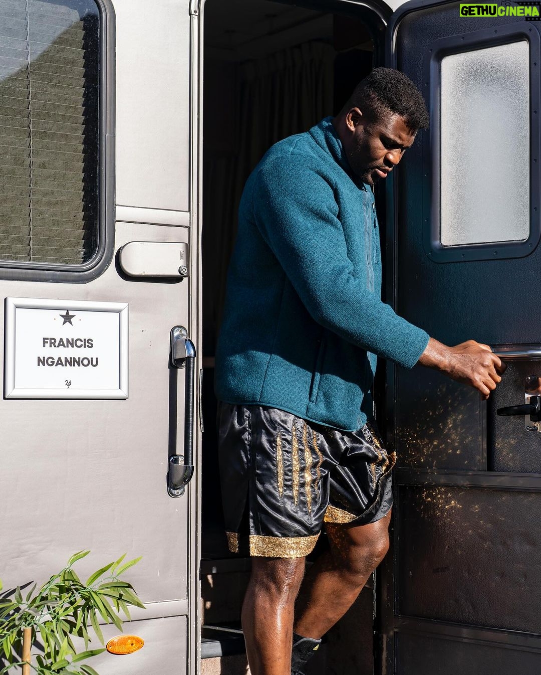 Francis Ngannou Instagram - The fun is just getting started 🎥 🎬 see you all in London ☝🏿#JoshuaNgannou Barcelona, Spain