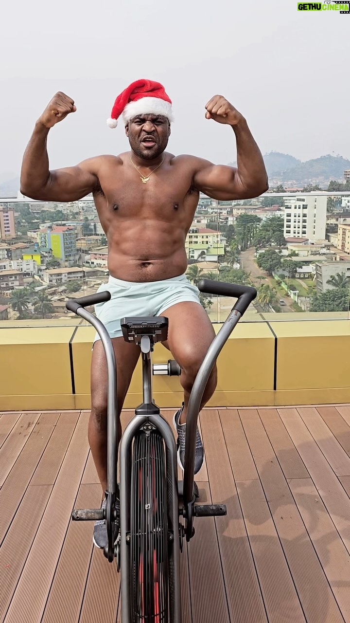 Francis Ngannou - 356K Likes - Merry Christmas from me to you all!! π
πΏππ