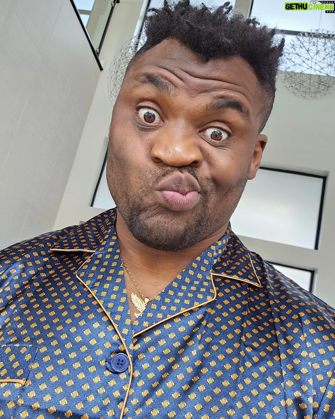 Francis Ngannou - 399.3K Likes - Choose your mood. But either way, enjoy your Sunday.
Happy Sunday y'all β€οΈπ
Mine is a lazy one today π