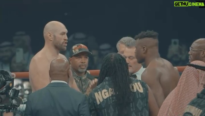 Francis Ngannou Instagram - @riyadhseason what an event π₯ππΎβ€οΈπ¨π² πΈπ¦ π¬π§ #FuryNgannou #BattleOfTheBaddest Riyadh, Saudi Arabia