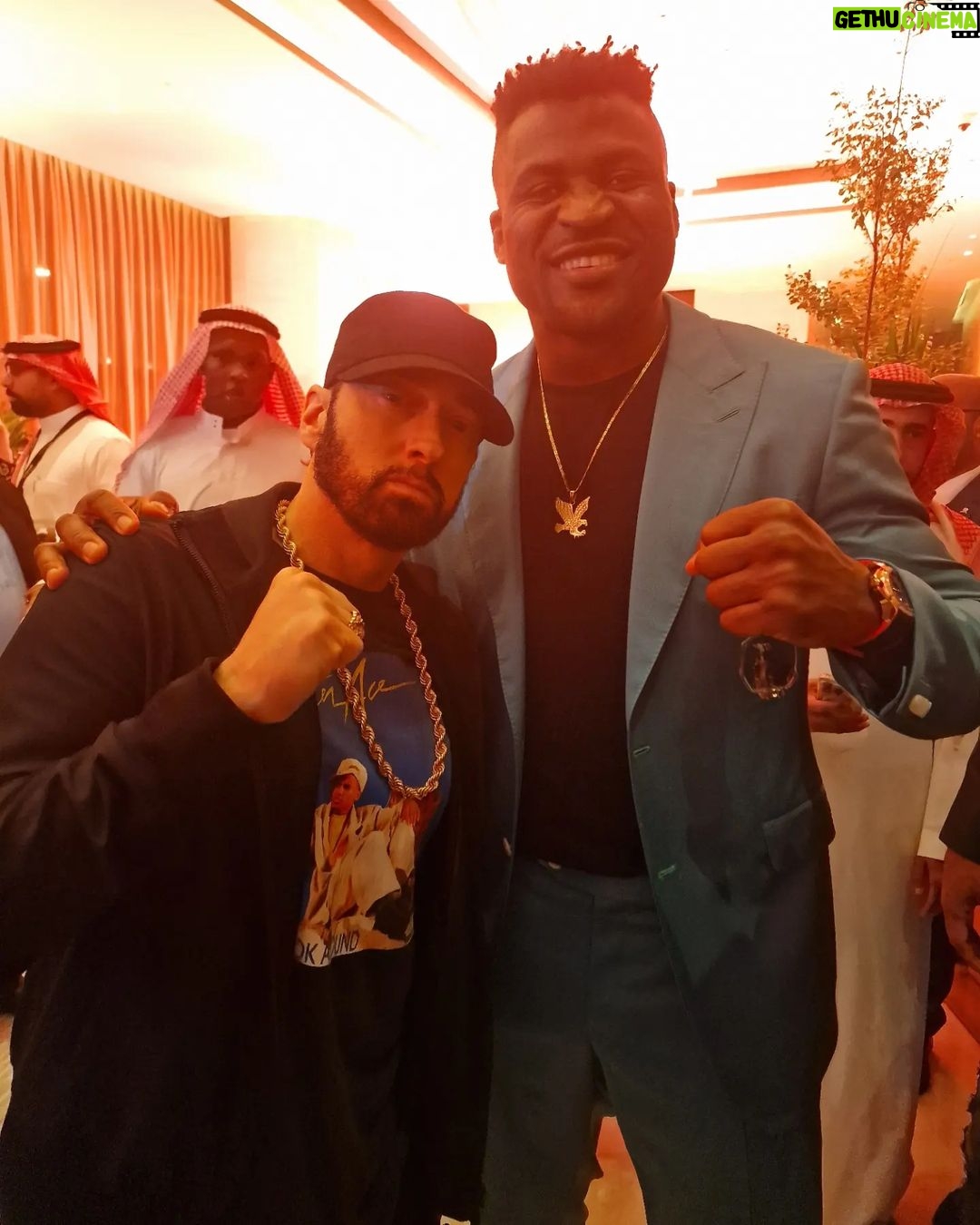 Francis Ngannou - 347.4K Likes - THE MARSHALL βοΈ THE PREDATOR π₯π€΄β€οΈ
#furyngannou
#battleofthebaddest